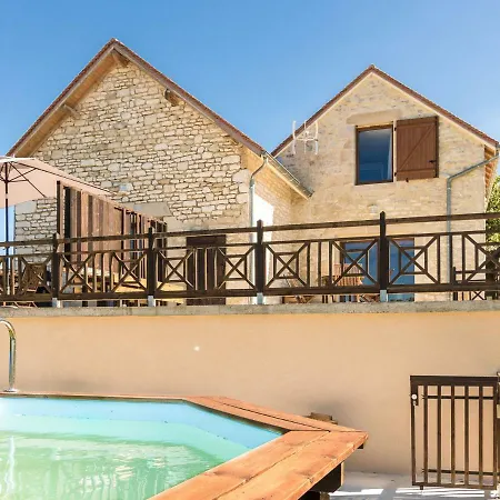 Lovely Holiday In With Swimming Pool